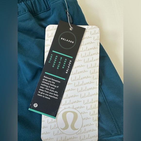 Lululemon Women's Shorts - Picture 7 of 7